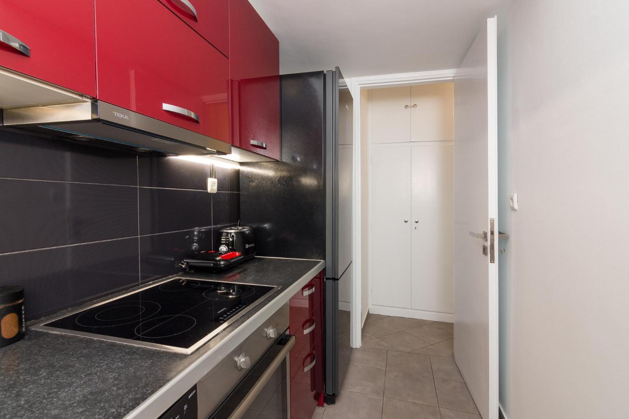 Colourful & Modern Apartment Athens